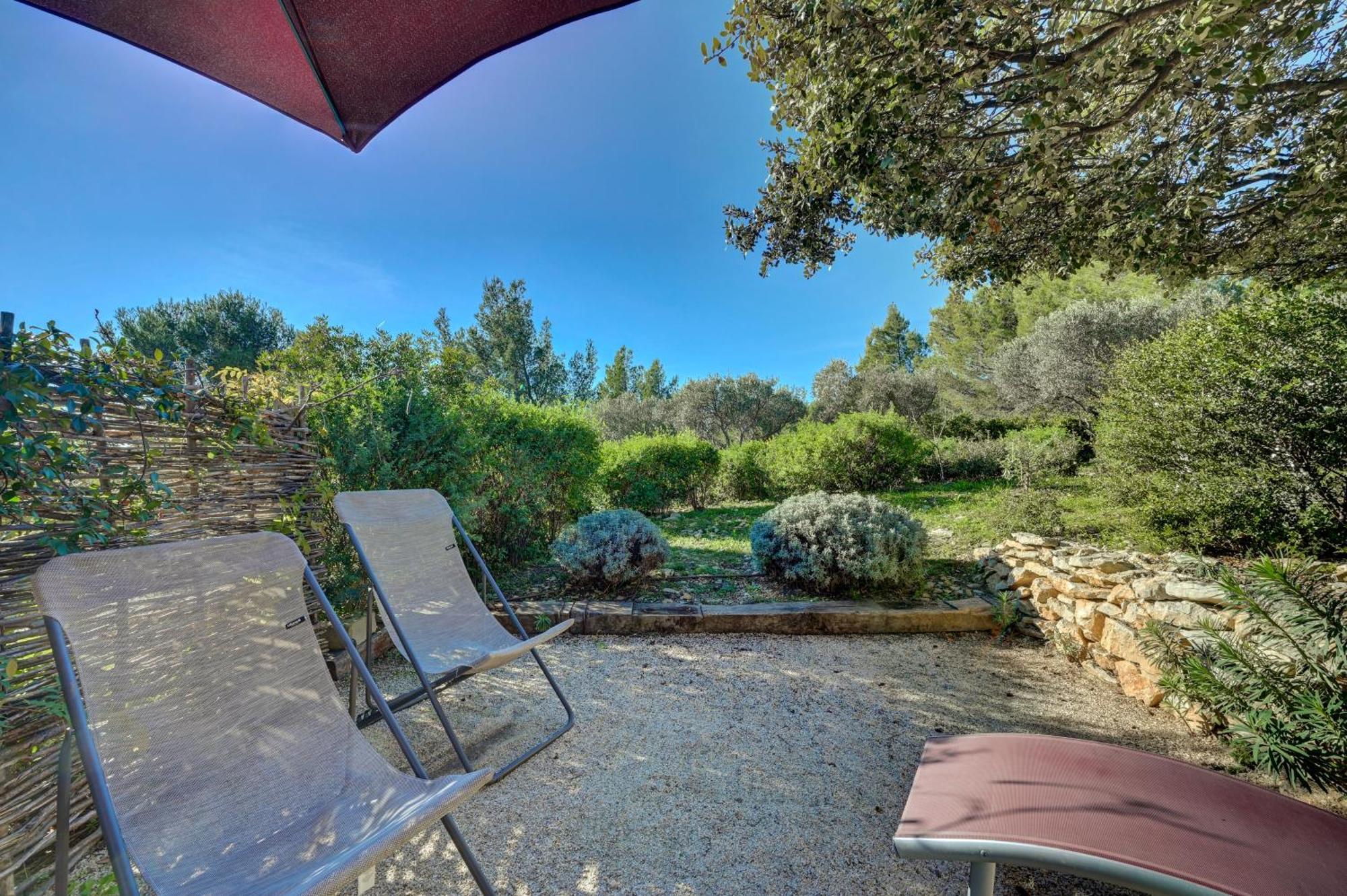 Les Garrigues De La Vallee Des Baux Paradou Exterior foto