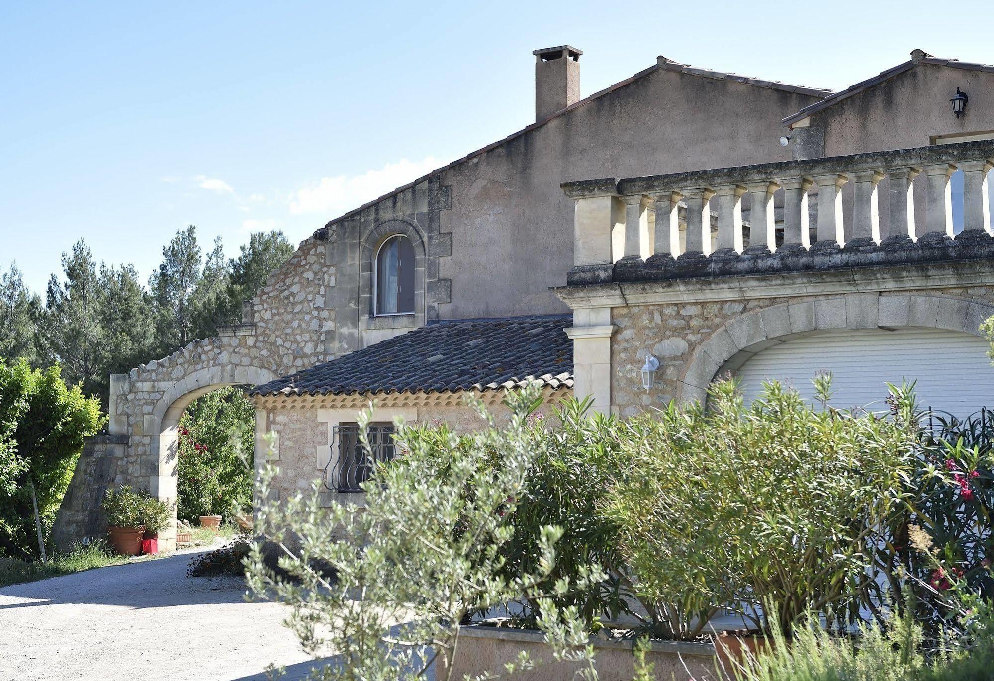 Les Garrigues De La Vallee Des Baux Hotel Paradou Exterior foto